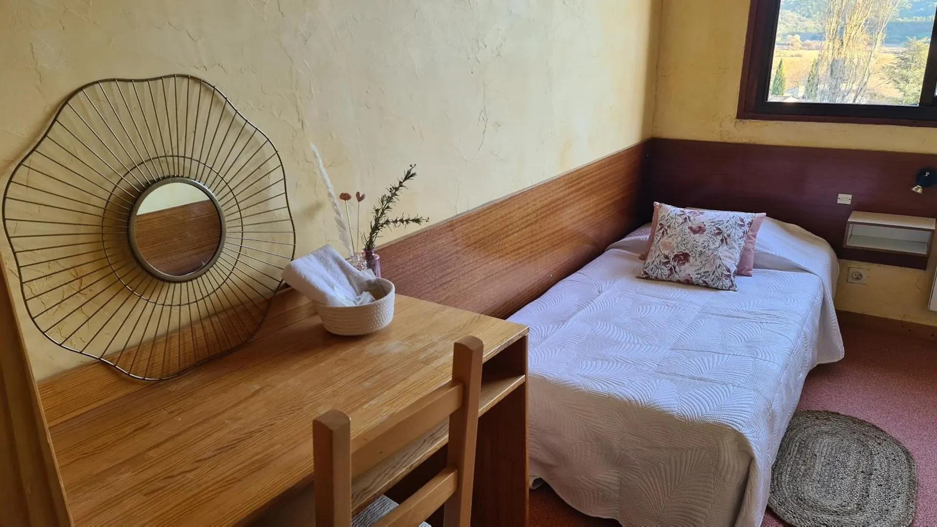 Angeprovence Hotel Saint-Etienne-les-Orgues 0*,